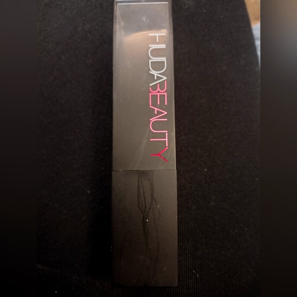 Huda Beauty stick foundation